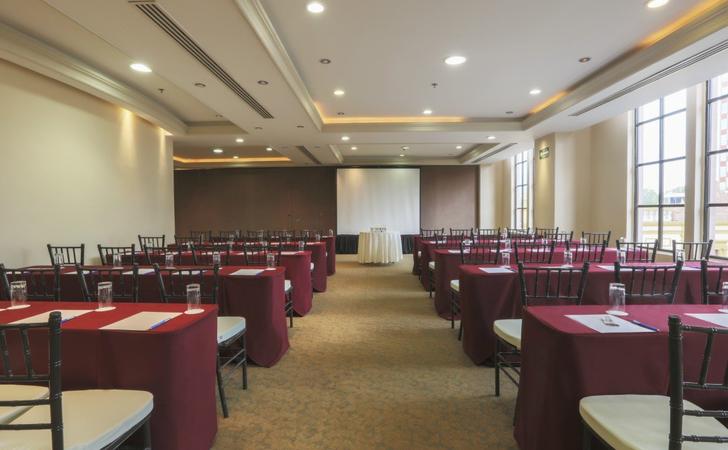 Salón Regio 2 Krystal® Monterrey Salón Regio 2 Krystal® Monterrey